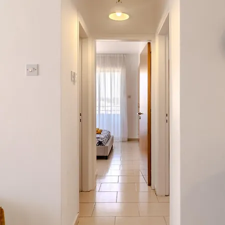 Athina Mackenzie 2 Bedroom Flat With Pool Apartamento *