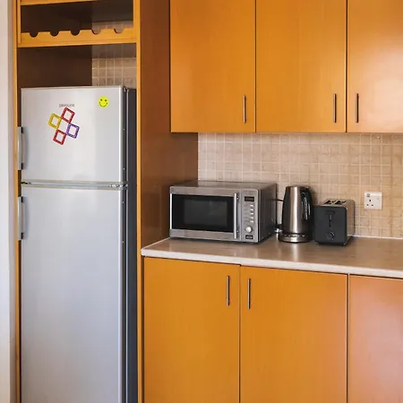 Athina Mackenzie 2 Bedroom Flat With Pool Apartamento