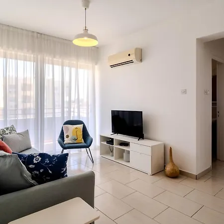 Athina Mackenzie 2 Bedroom Flat With Pool Apartamento